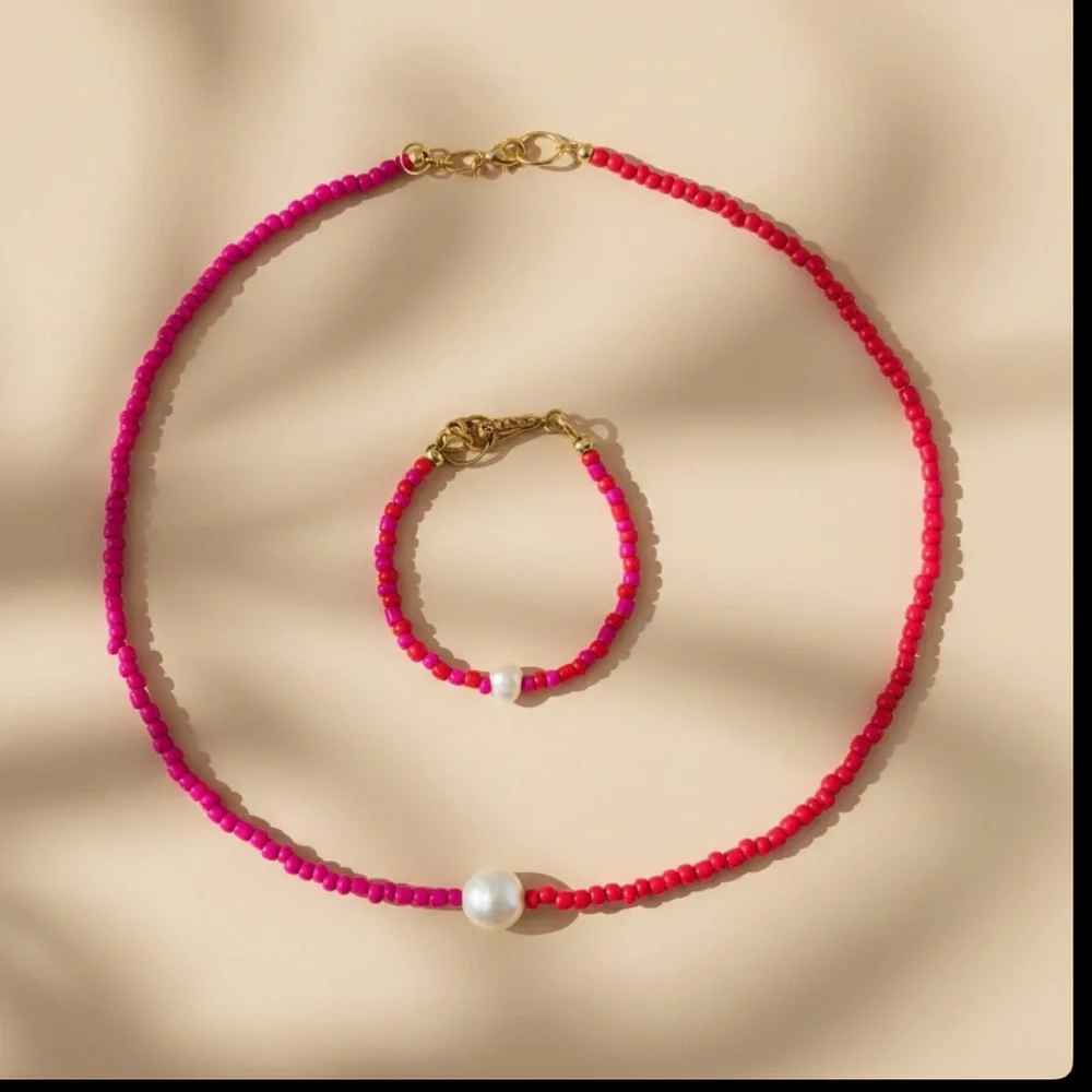 ♦️Handmade Red and Pink Necklace and Bracelet Set with Gold Accents🩷🩷